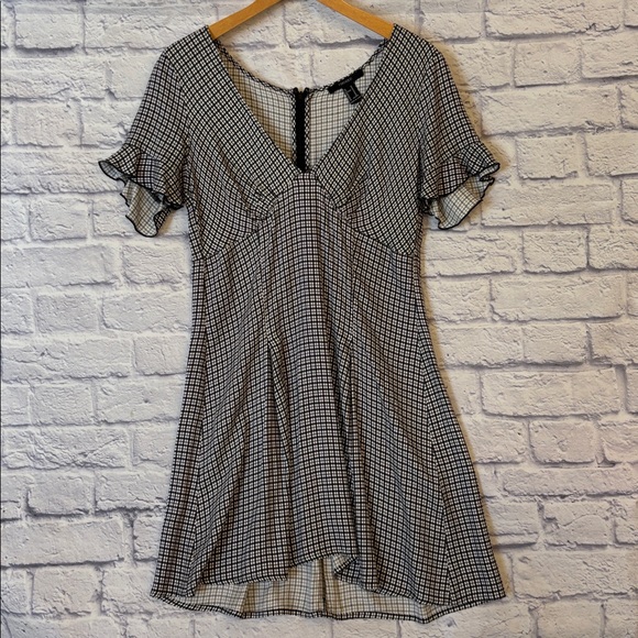 Forever 21 Black and White Checkered V Neck Mini Dress Size Medium - Picture 1 of 13